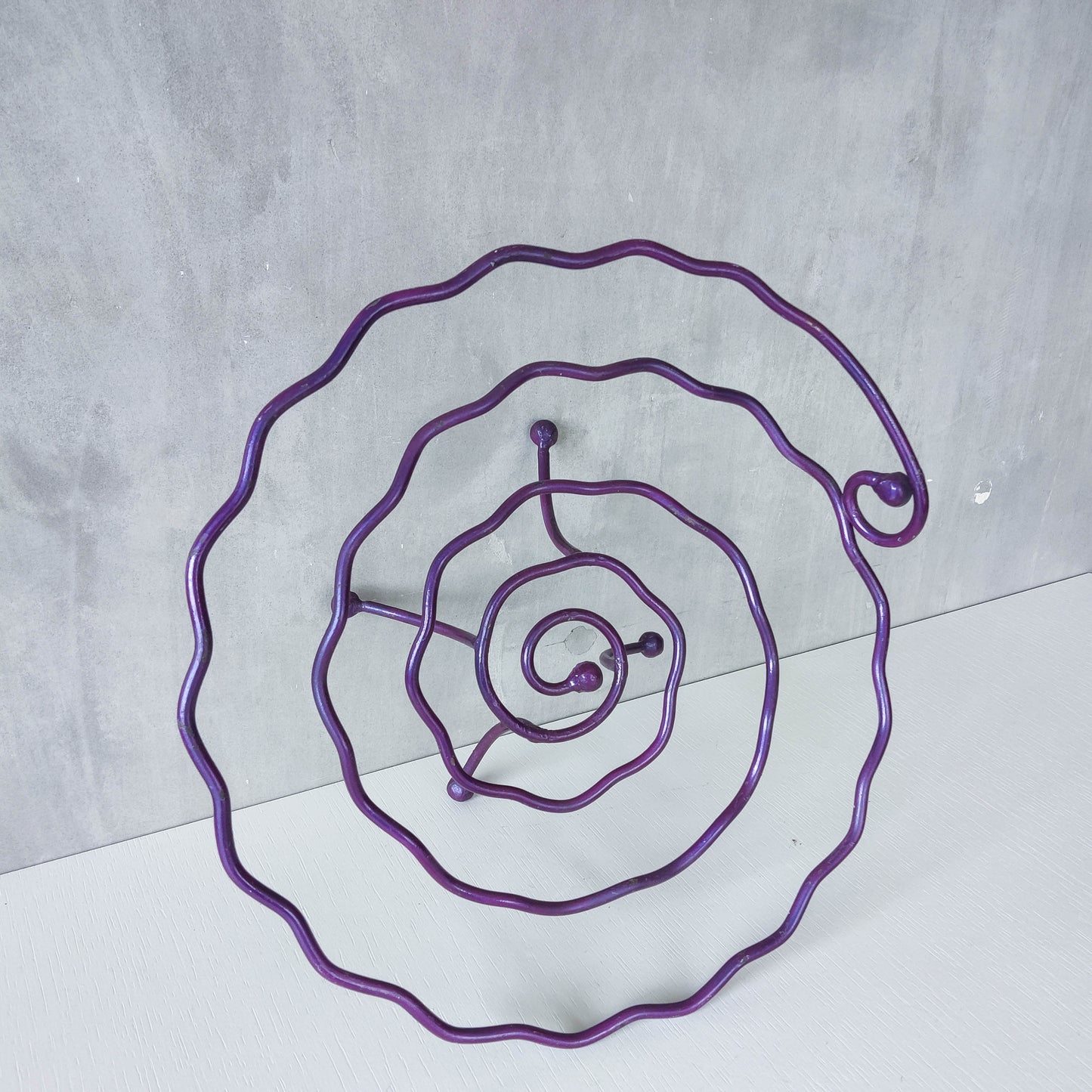 Vintage 90s artist made sculptural metal wavy spiral footed centerpiece bowl