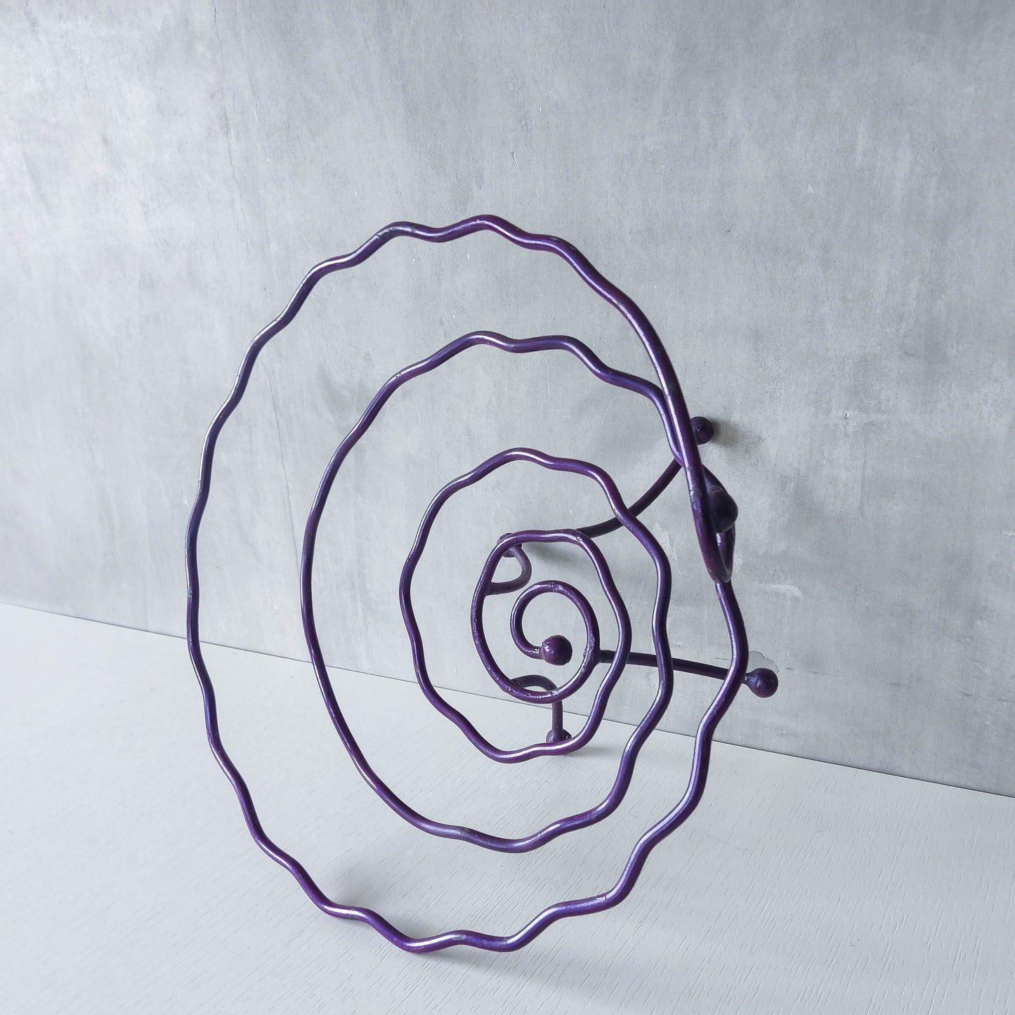 Vintage 90s artist made sculptural metal wavy spiral footed centerpiece bowl