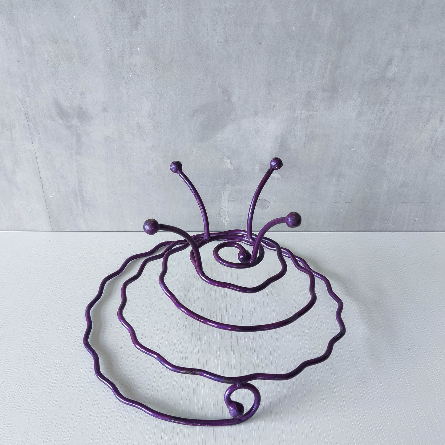 Vintage 90s artist made sculptural metal wavy spiral footed centerpiece bowl