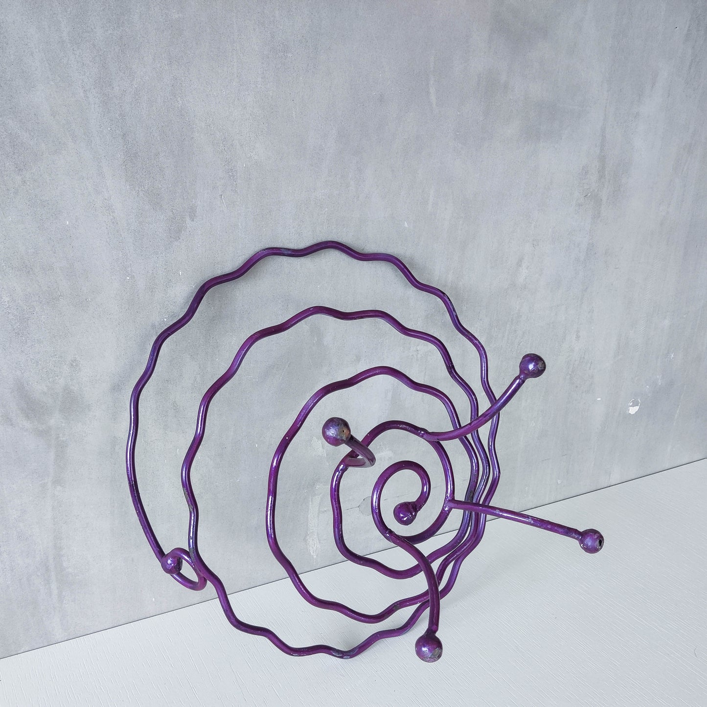 Vintage 90s artist made sculptural metal wavy spiral footed centerpiece bowl