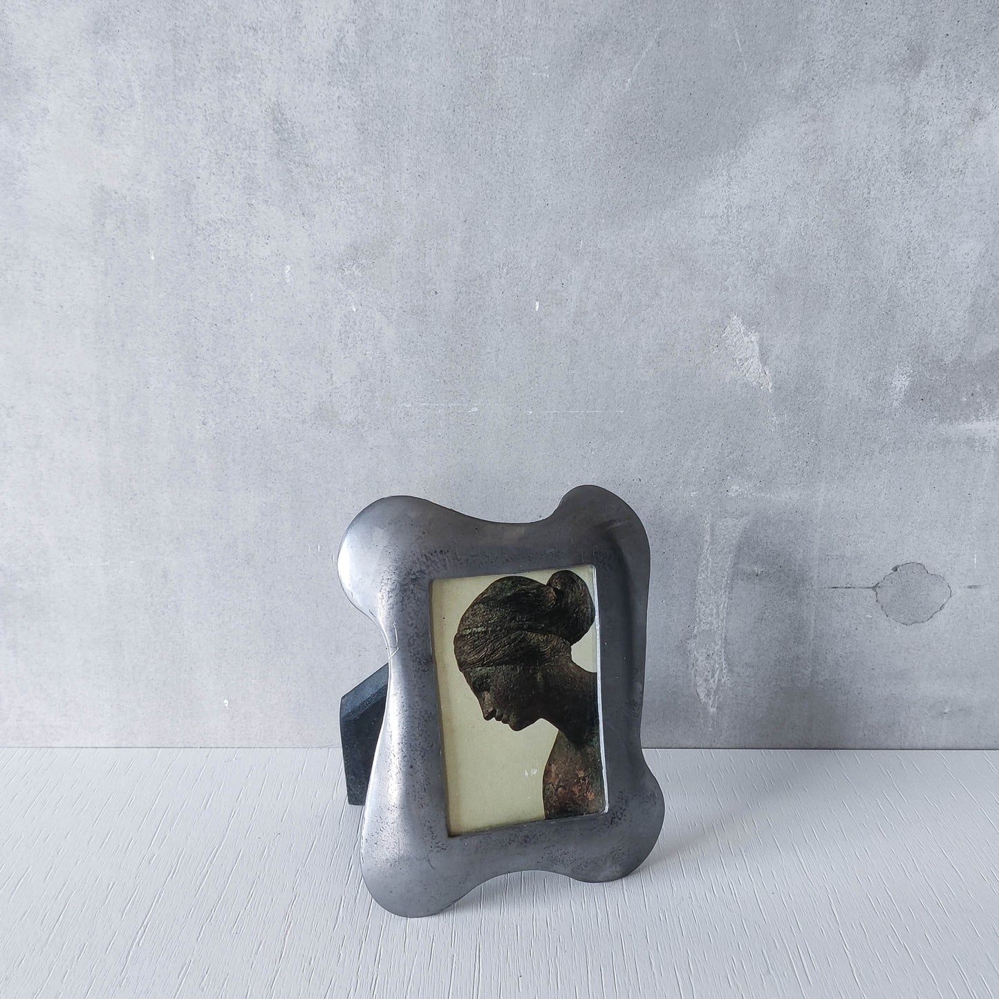 Vintage 1990s wavy pewter chunky organic modernist form picture photo frame