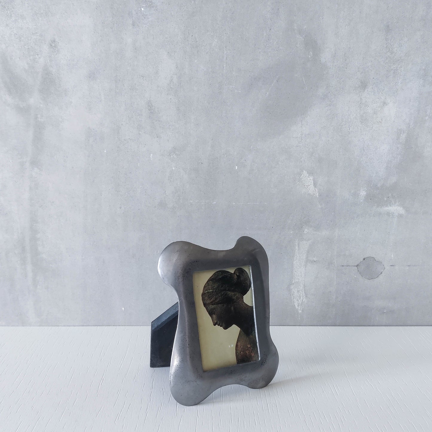 Vintage 1990s wavy pewter chunky organic modernist form picture photo frame