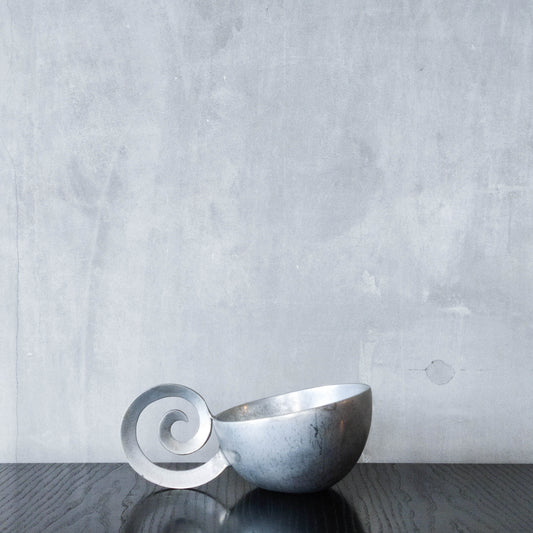 Vintage handmade cast aluminium silver metal bowl vide poche with spiral handle