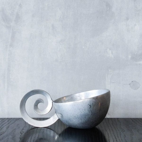 Vintage handmade cast aluminium silver metal bowl vide poche with spiral handle