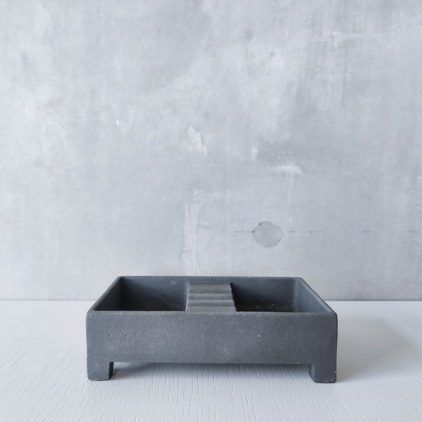 Robert Welch vintage modernist cast iron ashtray warm grey