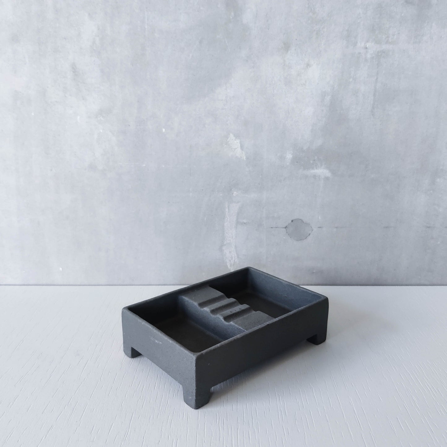 Robert Welch vintage modernist cast iron ashtray warm grey