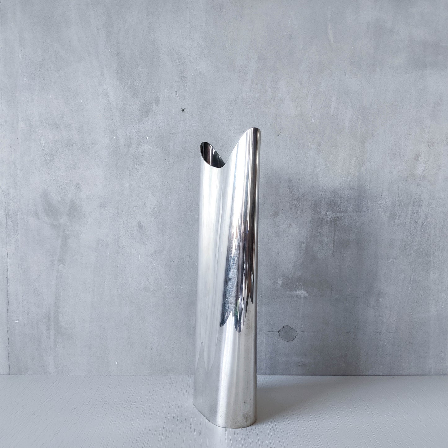 1980s Guido Niest Fala Atelier made in Italy silver plated modernist vase handmade Italy