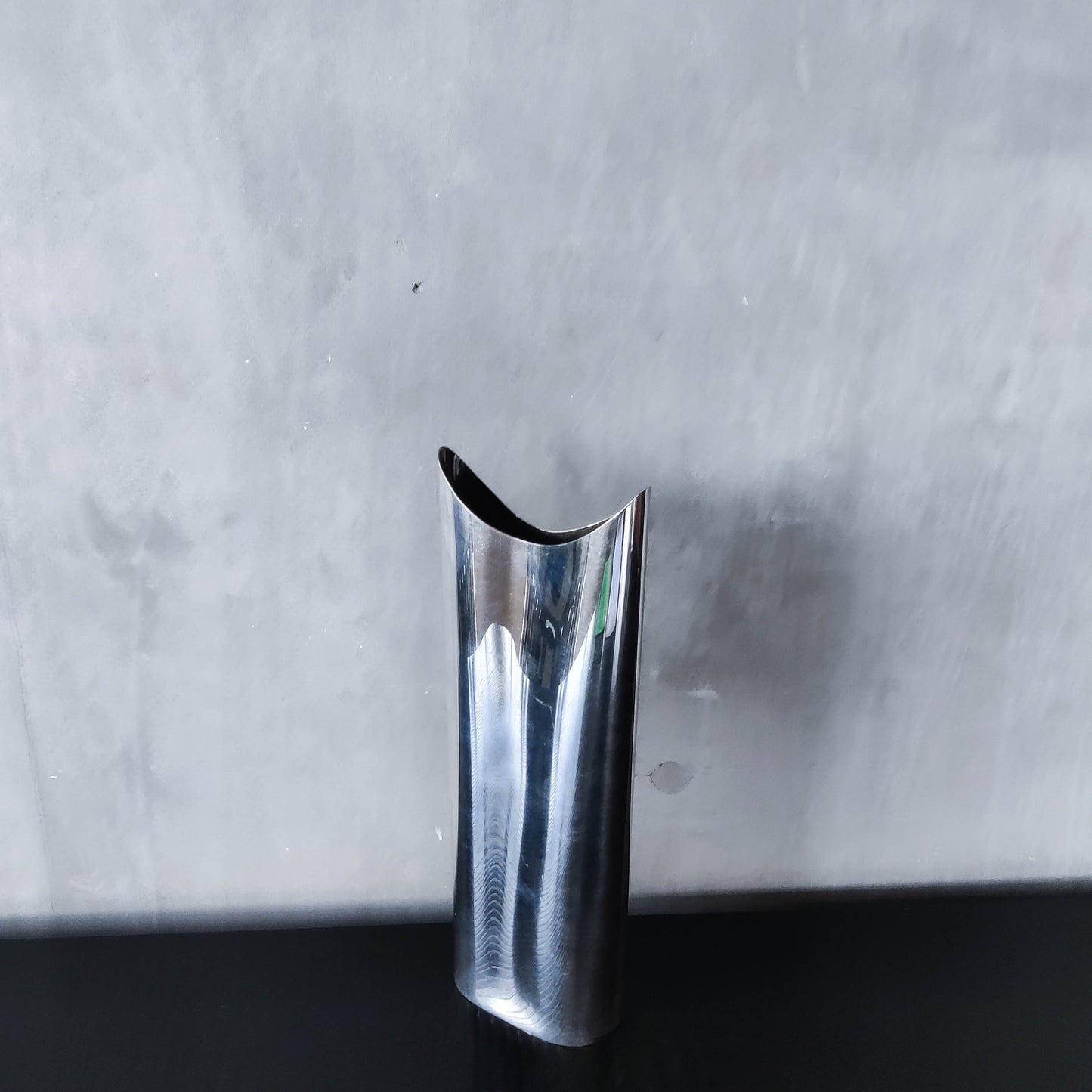 1980s Guido Niest Fala Atelier made in Italy silver plated modernist vase handmade Italy