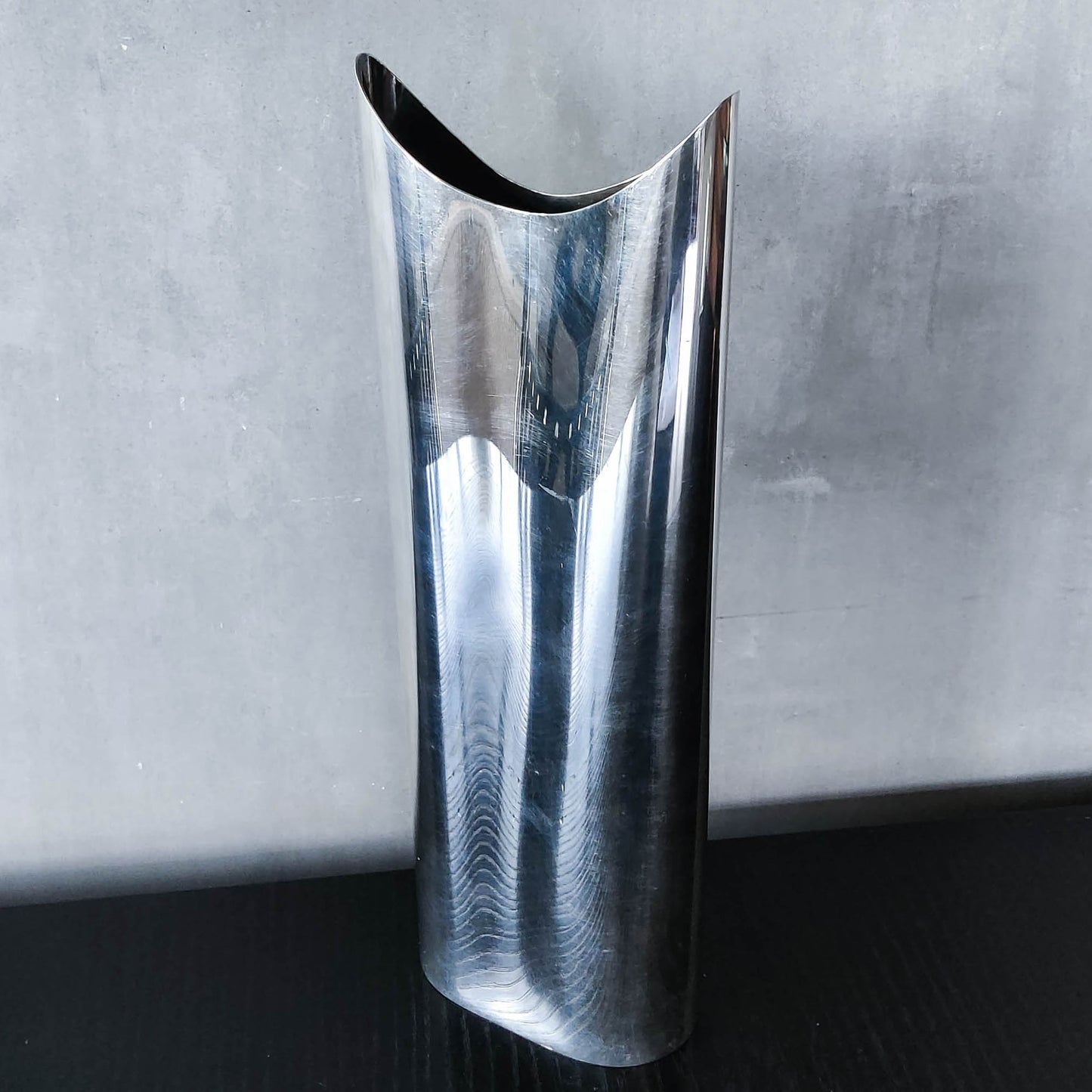 1980s Guido Niest Fala Atelier Italian handmade silver plated modernist vase