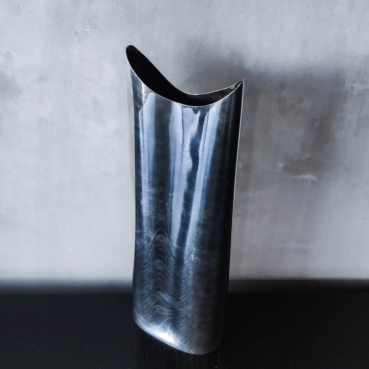 1980s Guido Niest Fala Atelier Italian handmade silver plated modernist vase