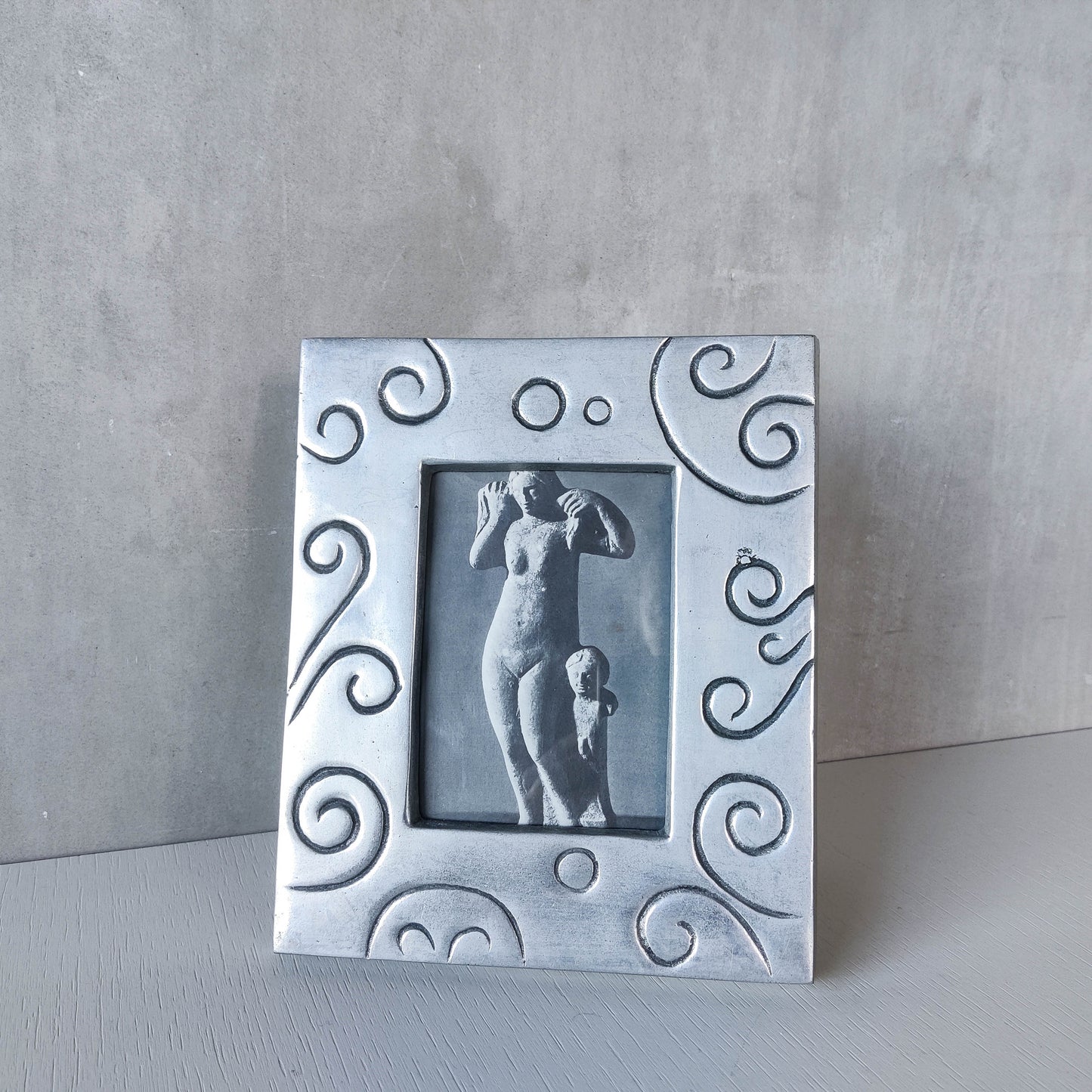 Vintage 1990s cast aluminium chunky photo picture frame with inscribed lines