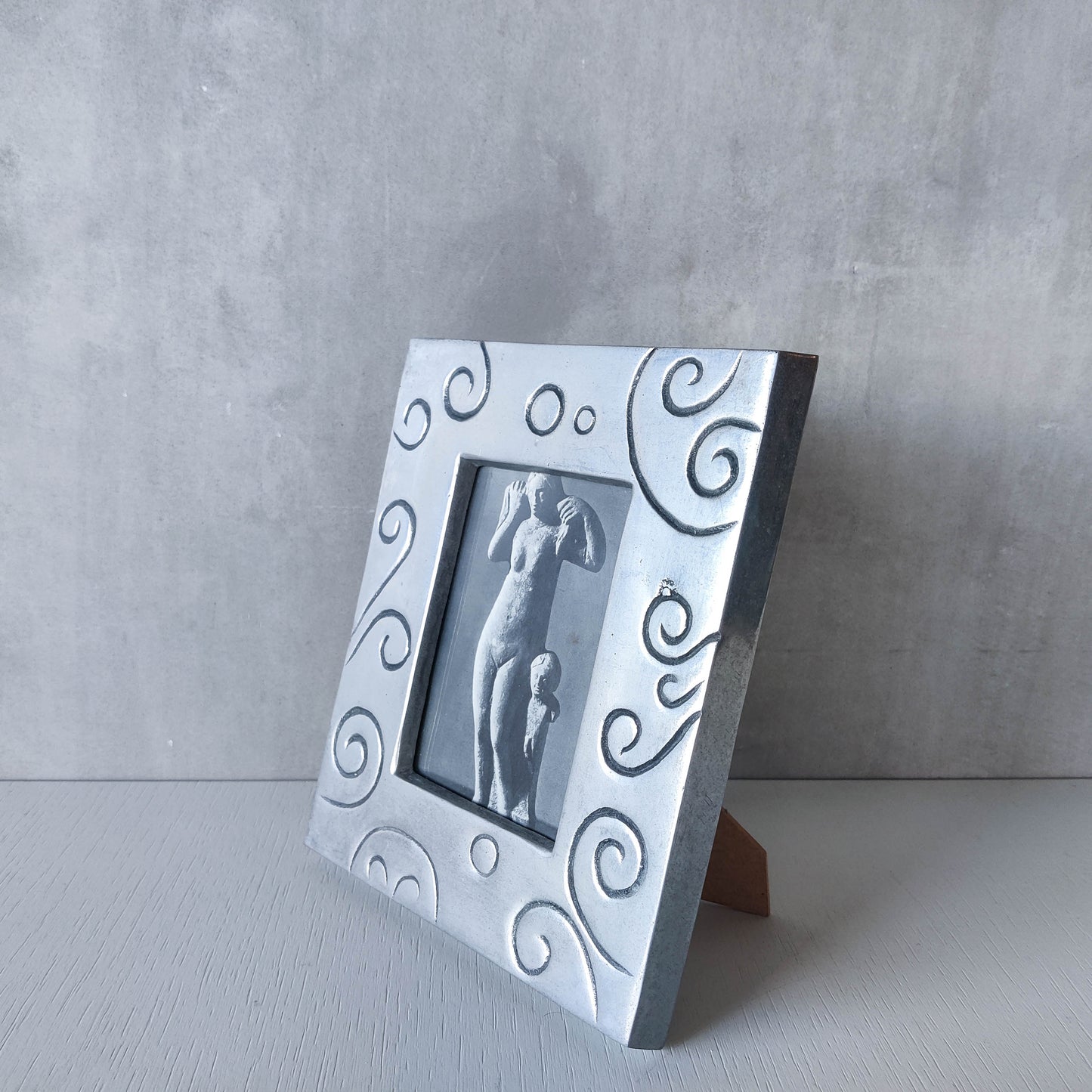 Vintage 1990s cast aluminium chunky photo picture frame with inscribed lines