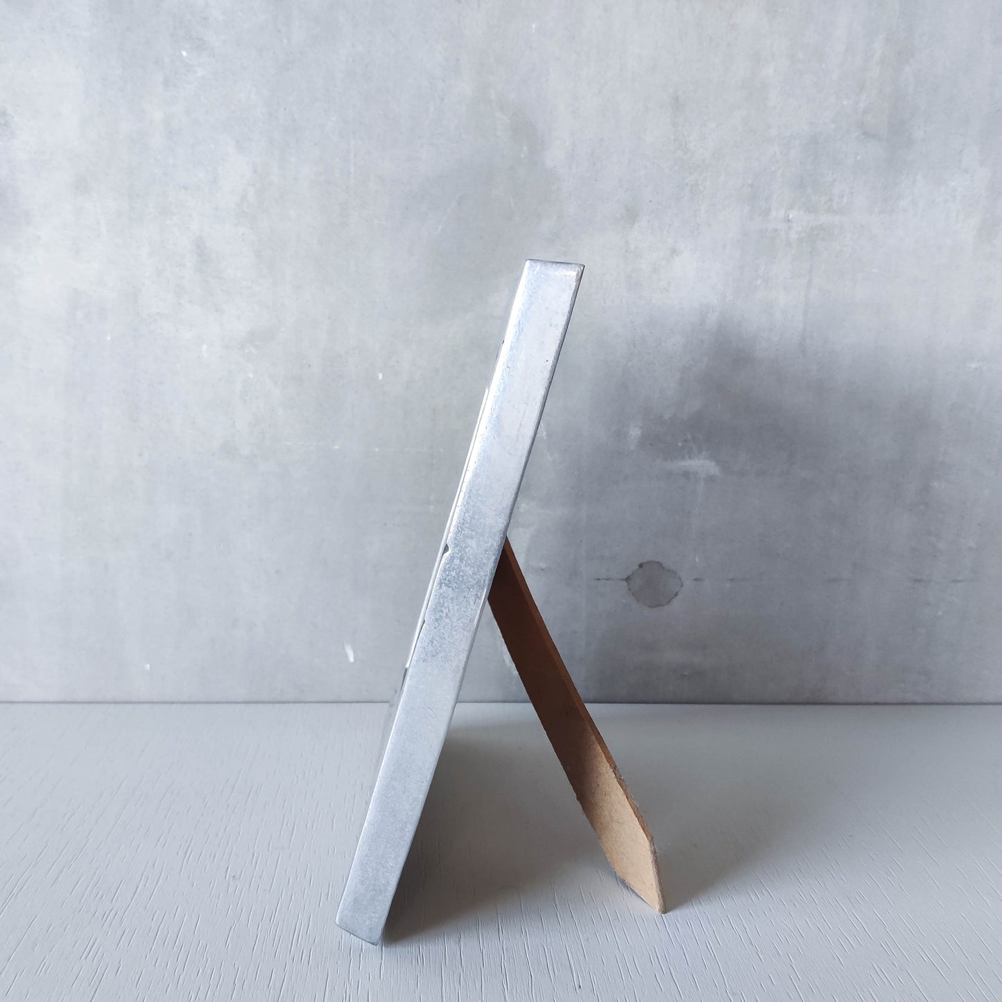 Vintage 1990s cast aluminium chunky photo picture frame with inscribed lines