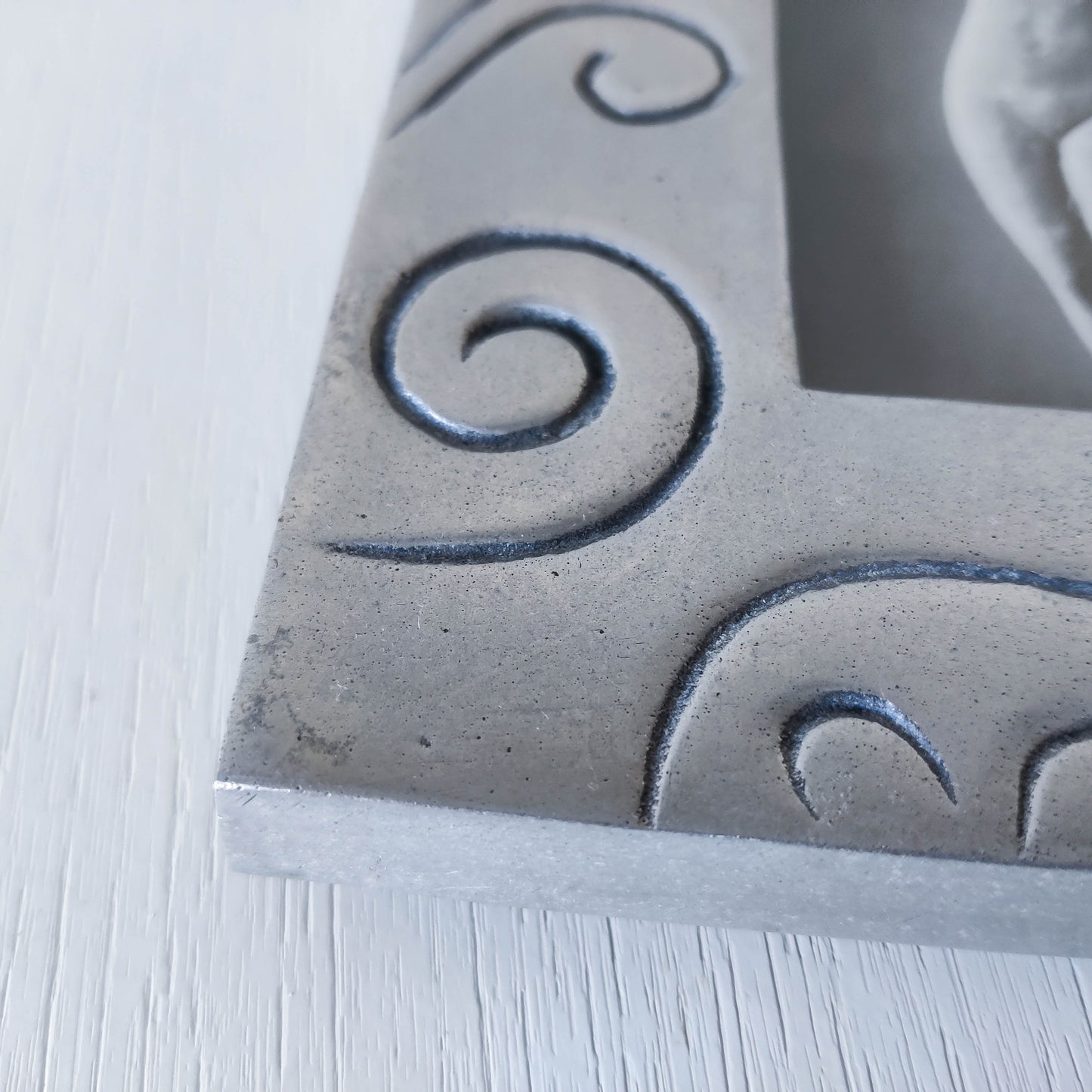 Vintage 1990s cast aluminium chunky photo picture frame with inscribed lines