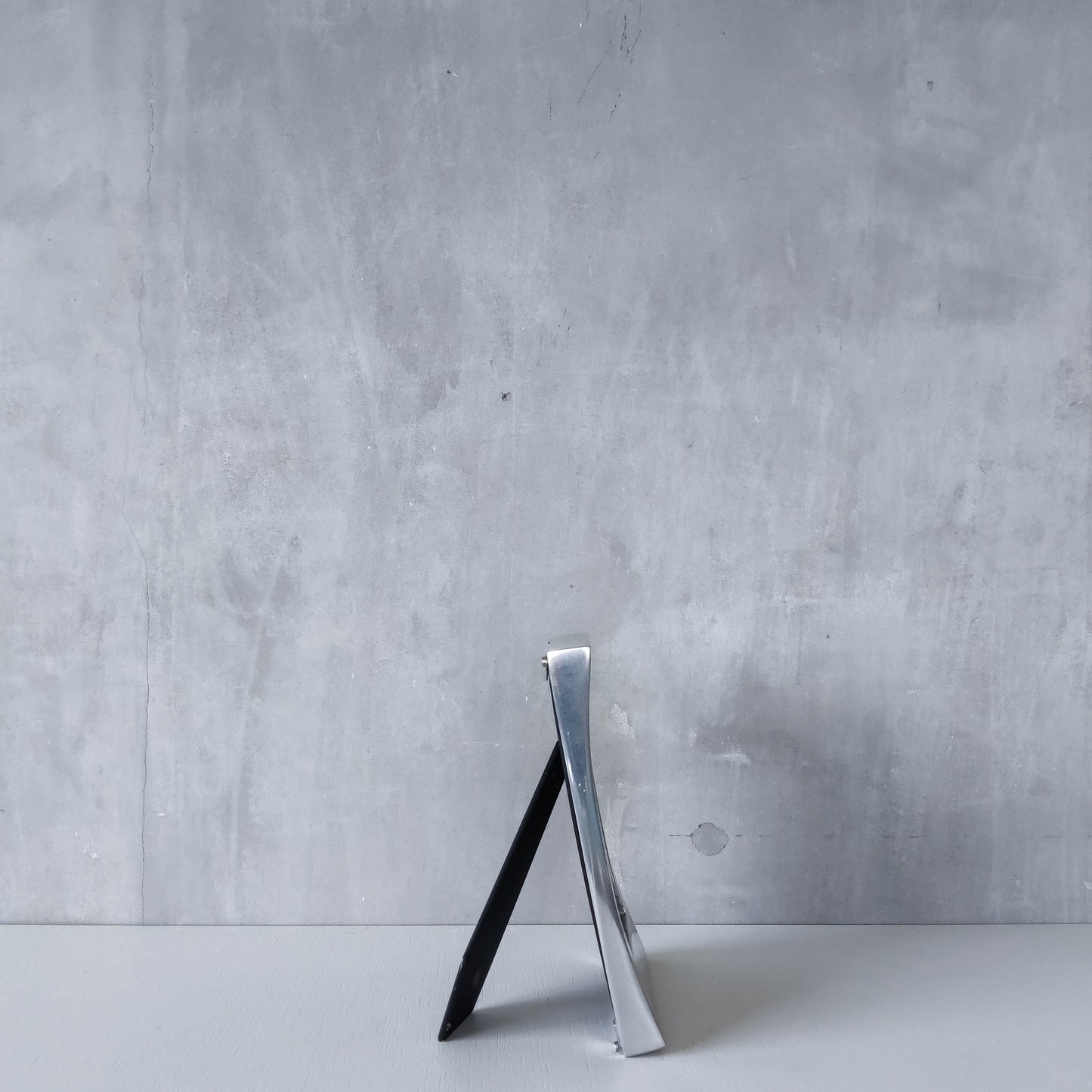 Vintage 00s cast aluminium curved chunky picture photo frame