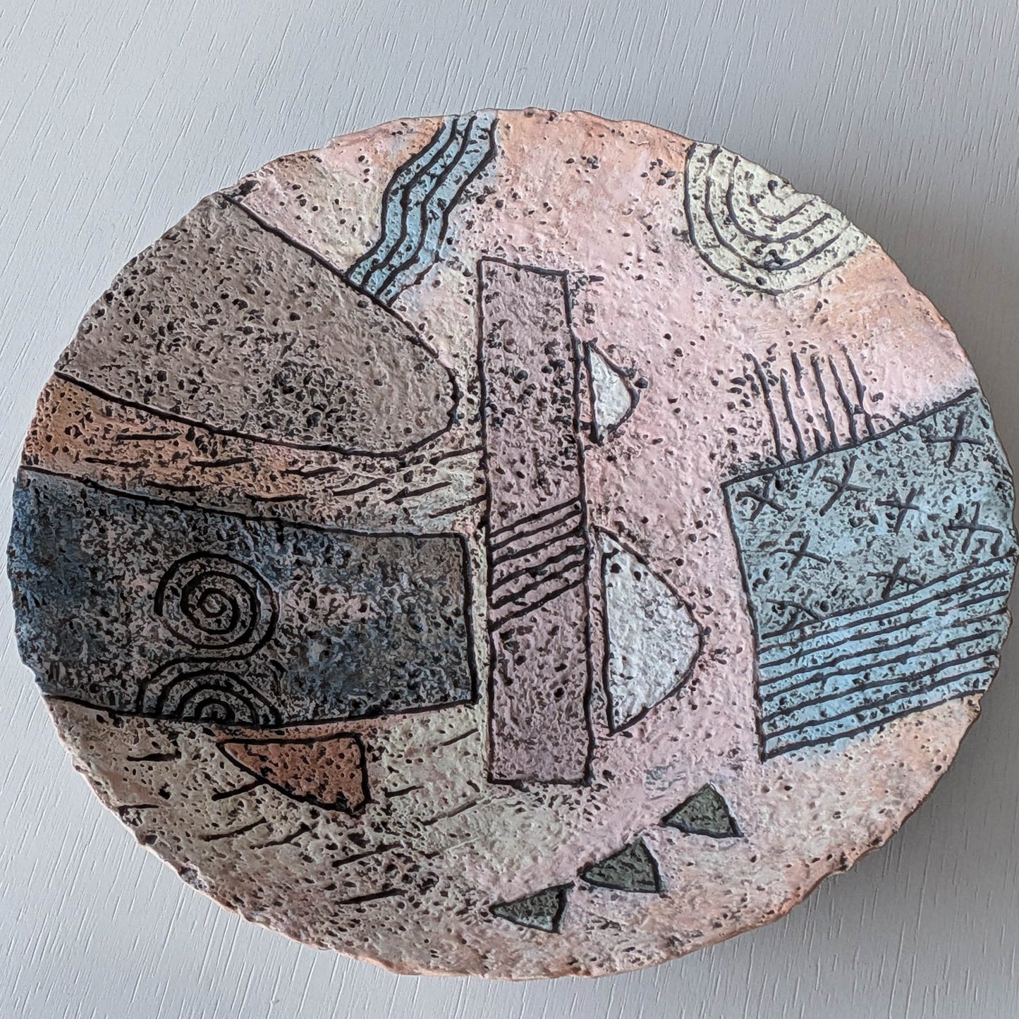 Scottish school 1990s painterly studio pottery decorative plate