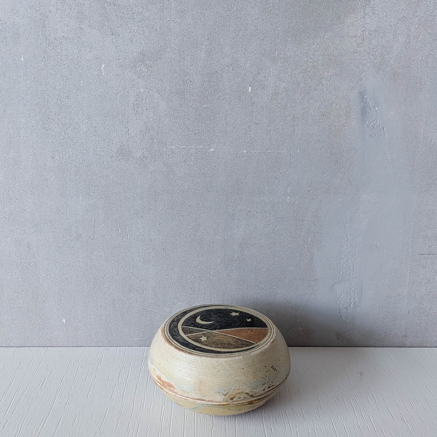 Vintage hand built ceramic studio pottery moon lidded pot Elizabeth Raeburn