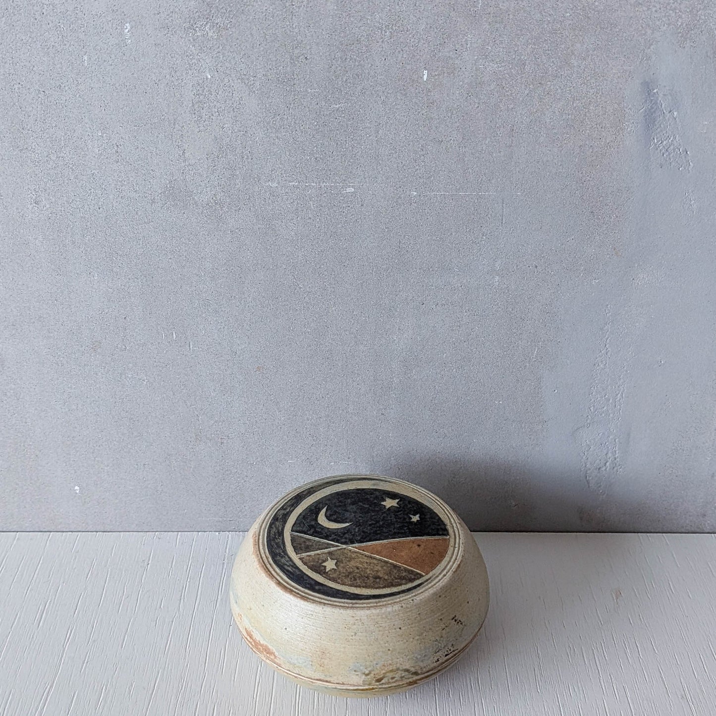 Vintage hand built ceramic studio pottery moon lidded pot Elizabeth Raeburn