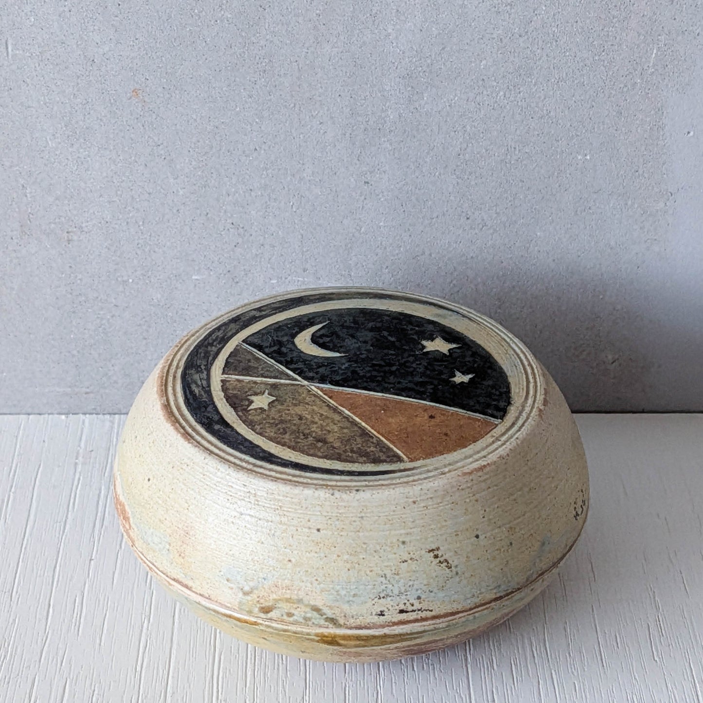 Vintage hand built ceramic studio pottery moon lidded pot Elizabeth Raeburn