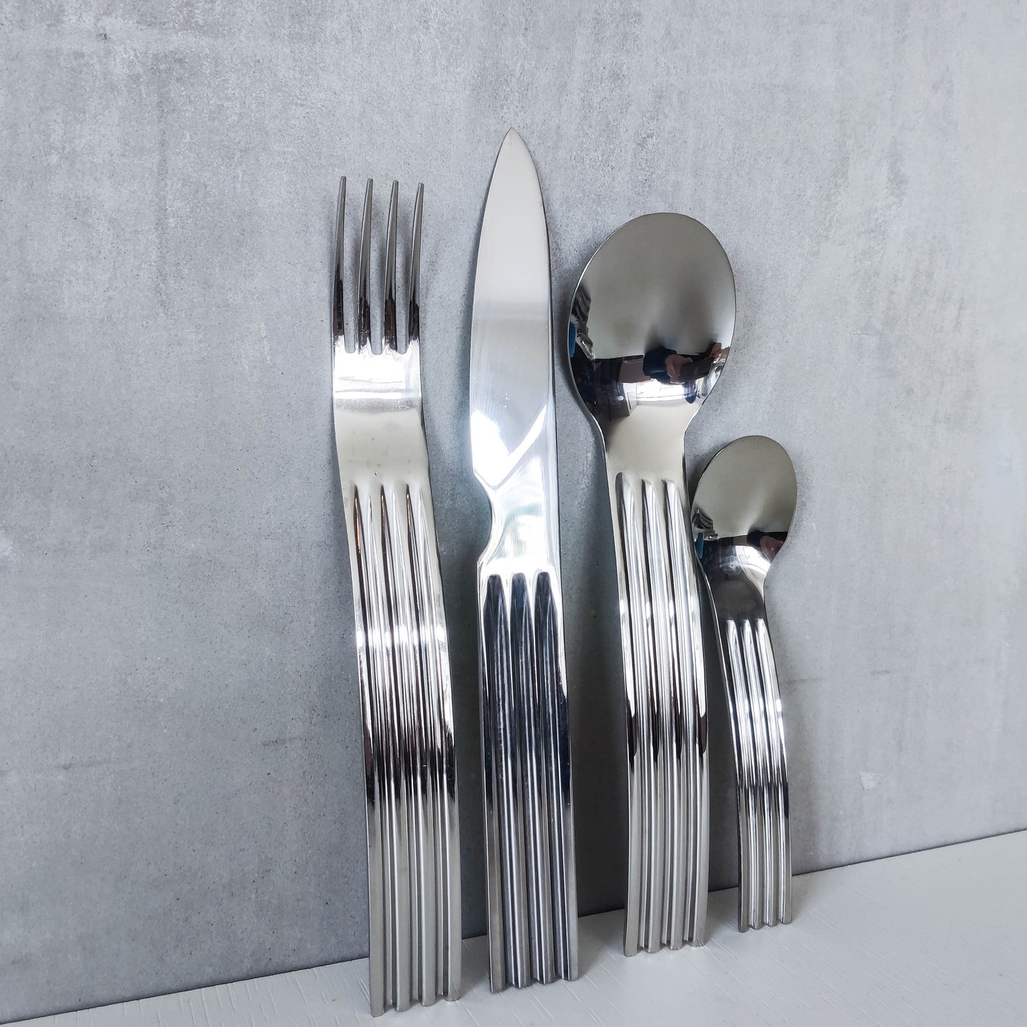 1990s Avant Garde 24 piece cutlery set designed by Terence Conran for Habitat