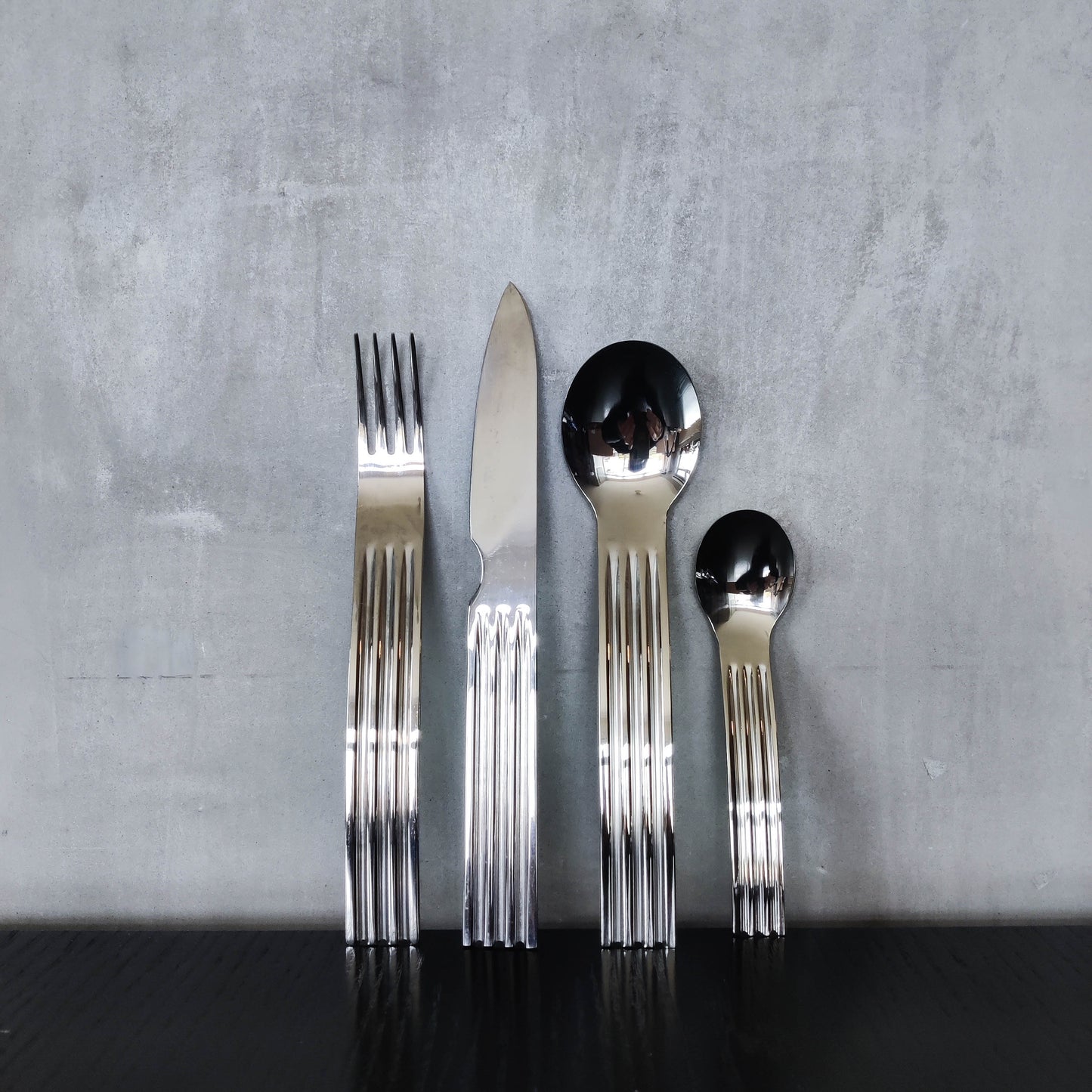1990s Avant Garde 24 piece cutlery set designed by Terence Conran for Habitat