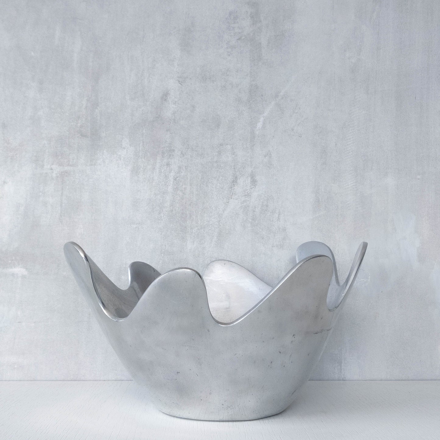 1990s cast aluminium sculptural wavy centrepiece bowl