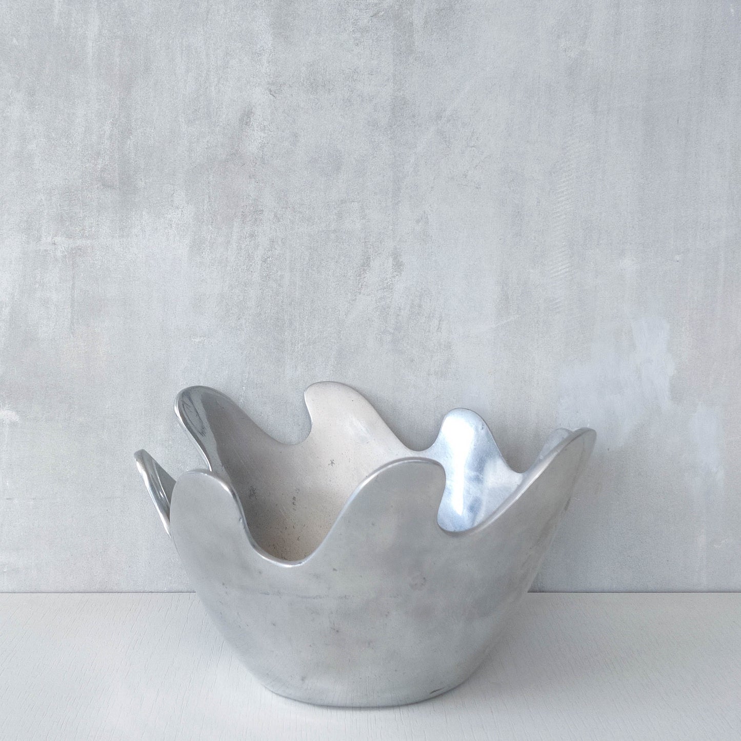 1990s cast aluminium sculptural wavy centrepiece bowl