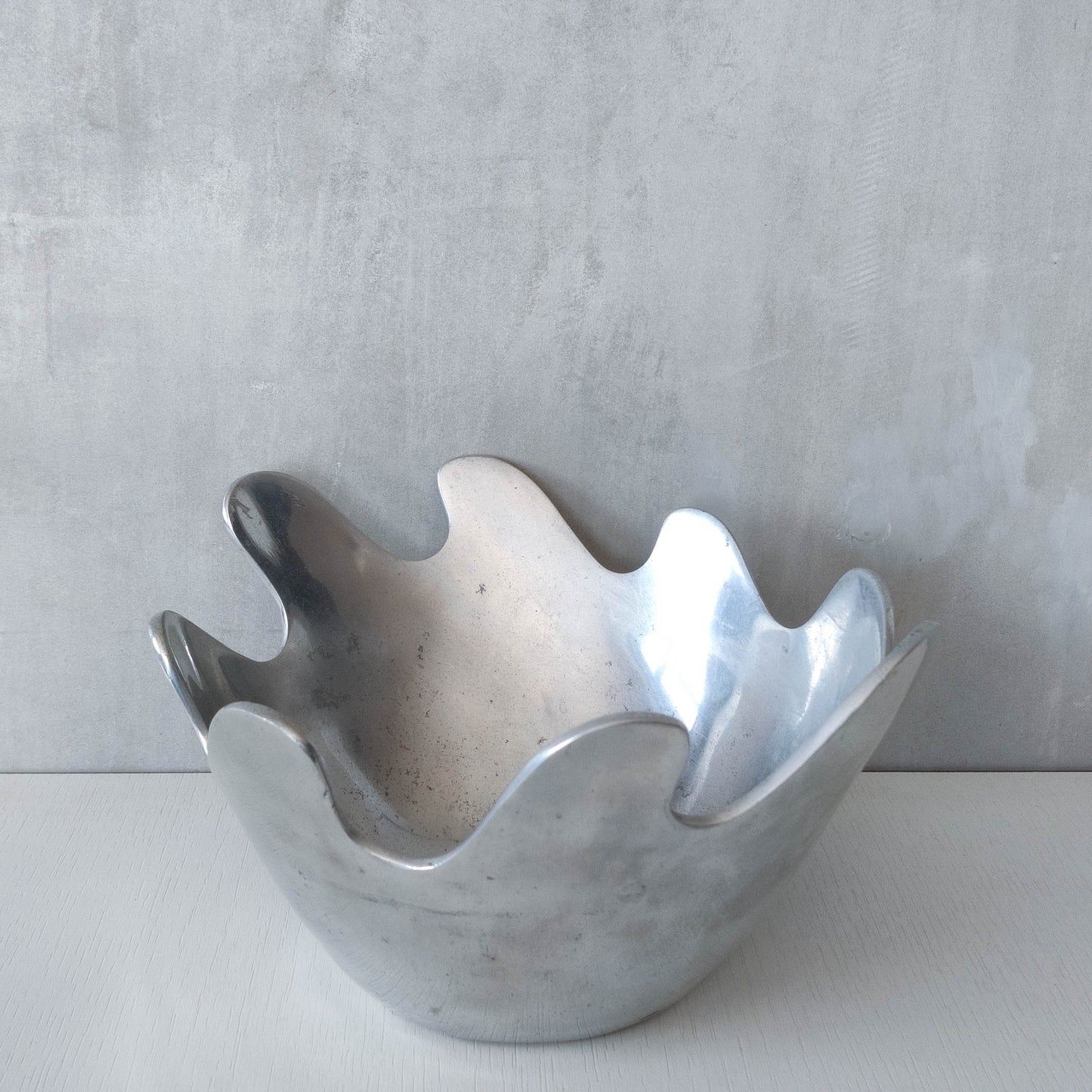1990s cast aluminium sculptural wavy centrepiece bowl