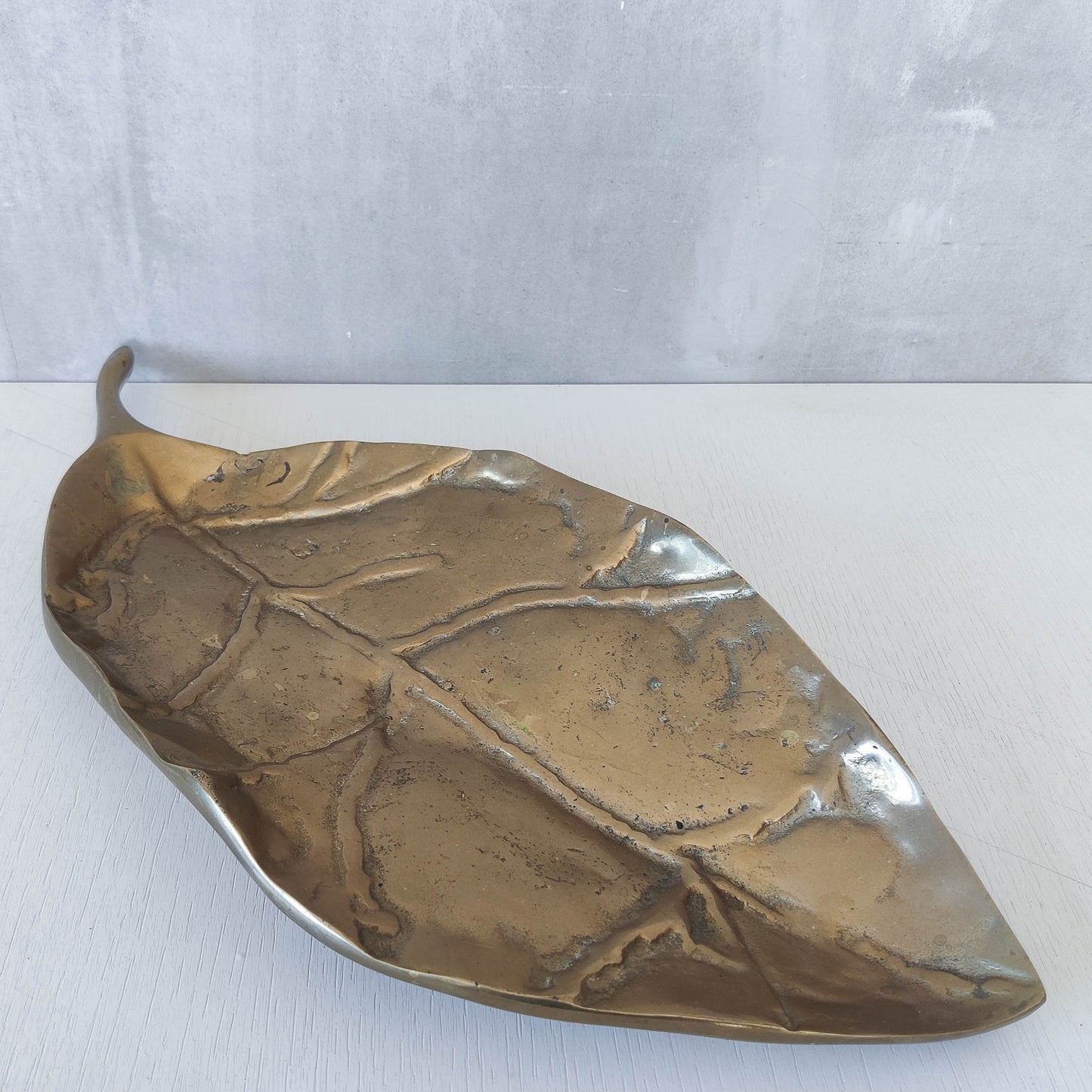 A David Marshall 1980s brutalist sand cast brass large sculptural leaf centrepiece