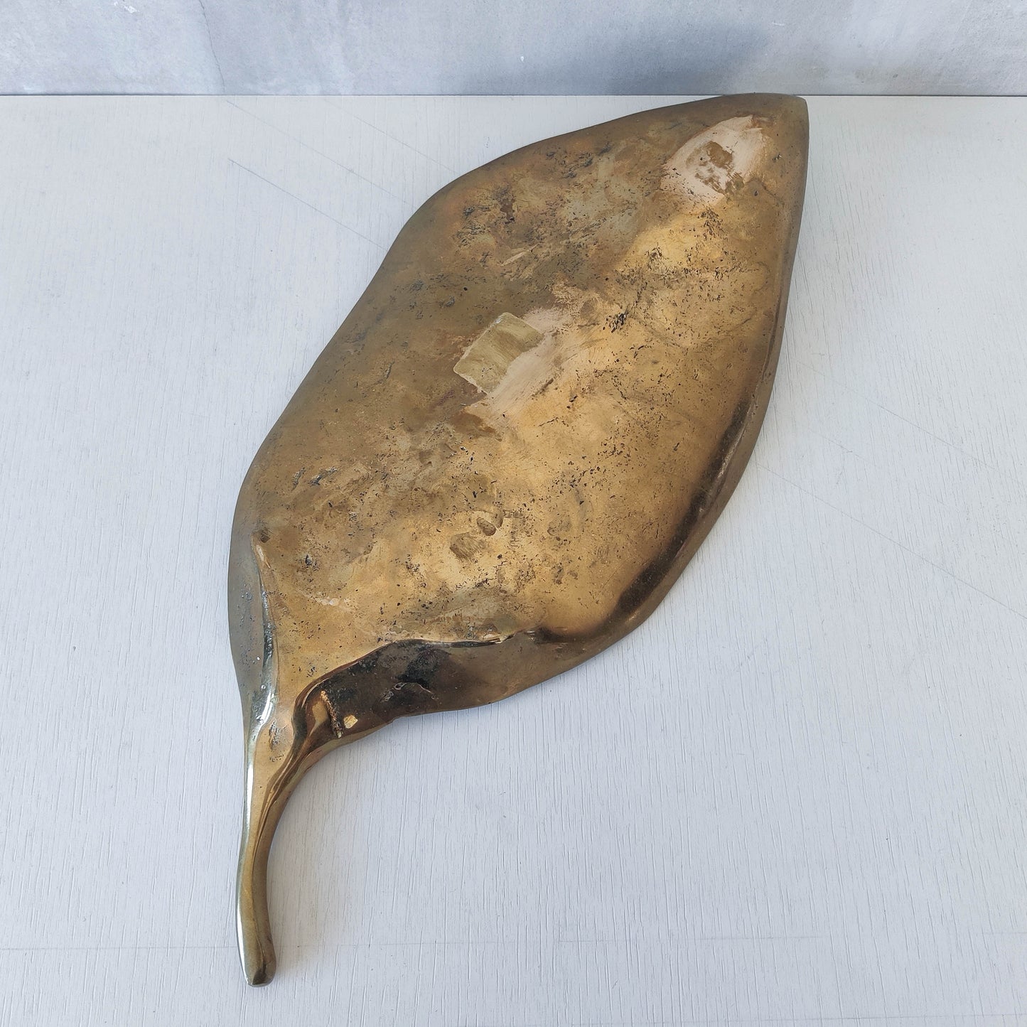 A David Marshall 1980s brutalist sand cast brass large sculptural leaf centrepiece