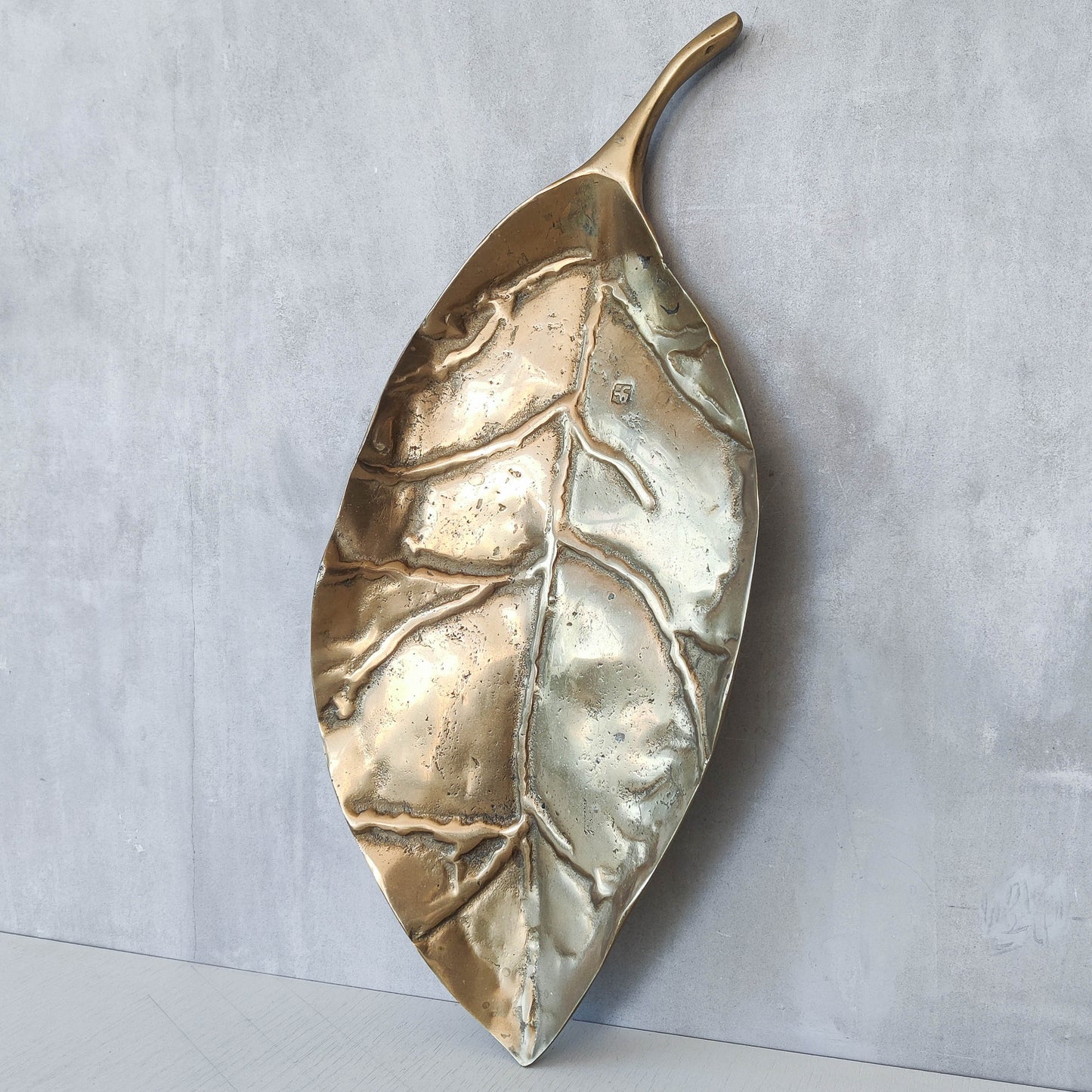 A David Marshall 1980s brutalist sand cast brass large sculptural leaf centrepiece