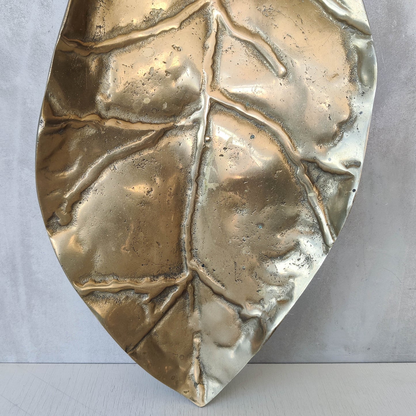 A David Marshall 1980s brutalist sand cast brass large sculptural leaf centrepiece