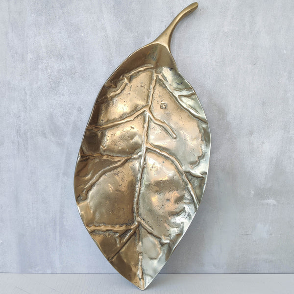 A David Marshall 1980s brutalist sand cast brass large sculptural leaf centrepiece