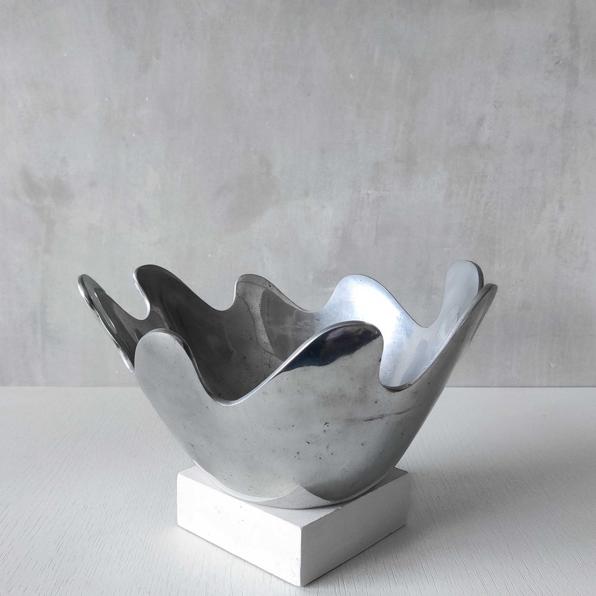 1990s cast aluminium sculptural wavy centrepiece bowl