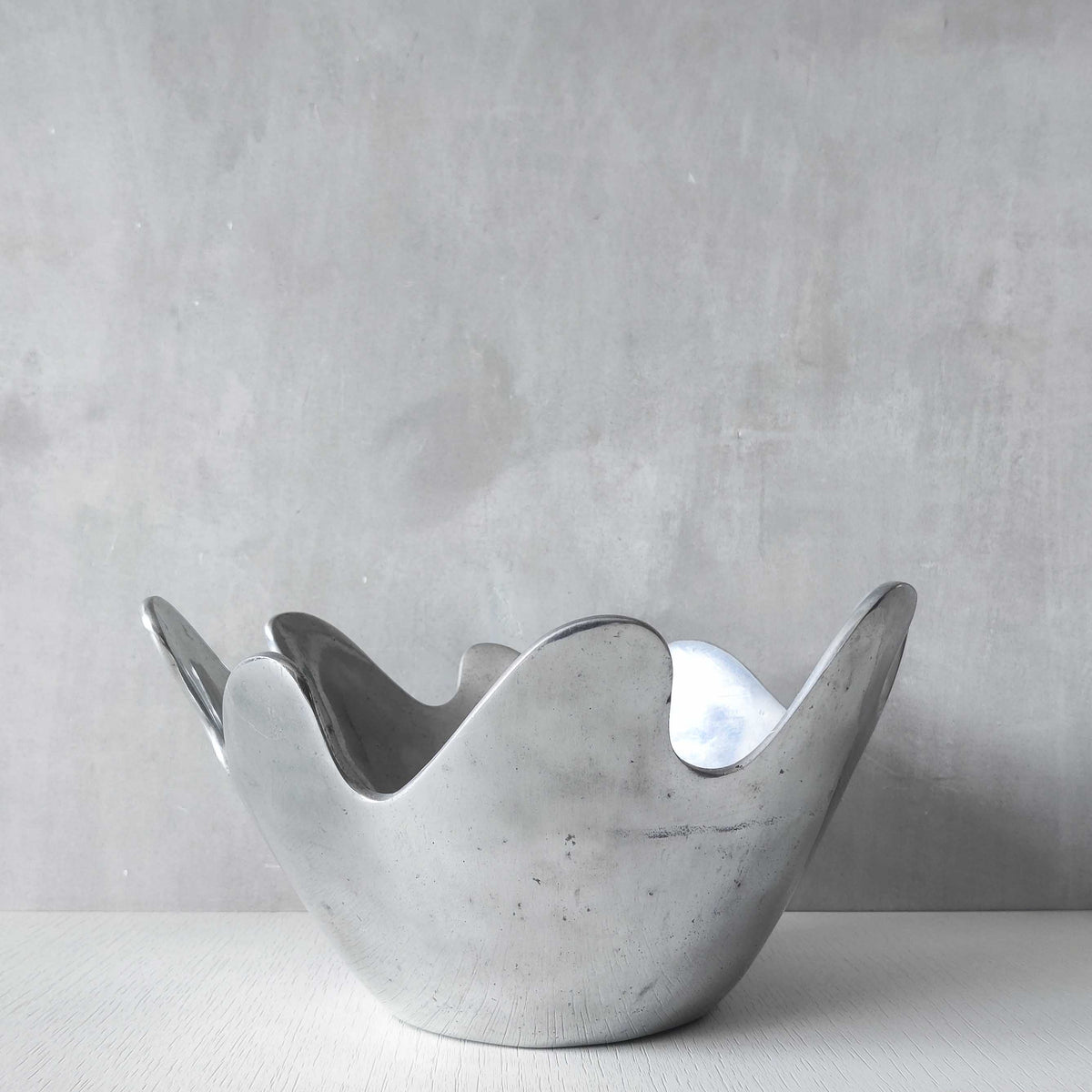 1990s cast aluminium sculptural wavy centrepiece bowl