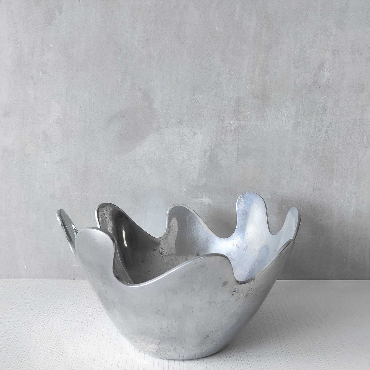 1990s cast aluminium sculptural wavy centrepiece bowl