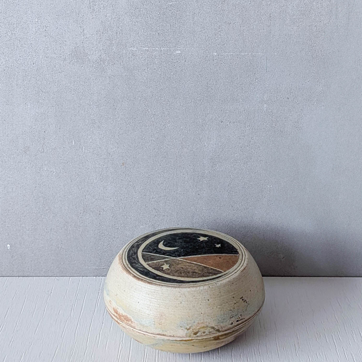 Vintage hand built ceramic studio pottery moon lidded pot Elizabeth Raeburn